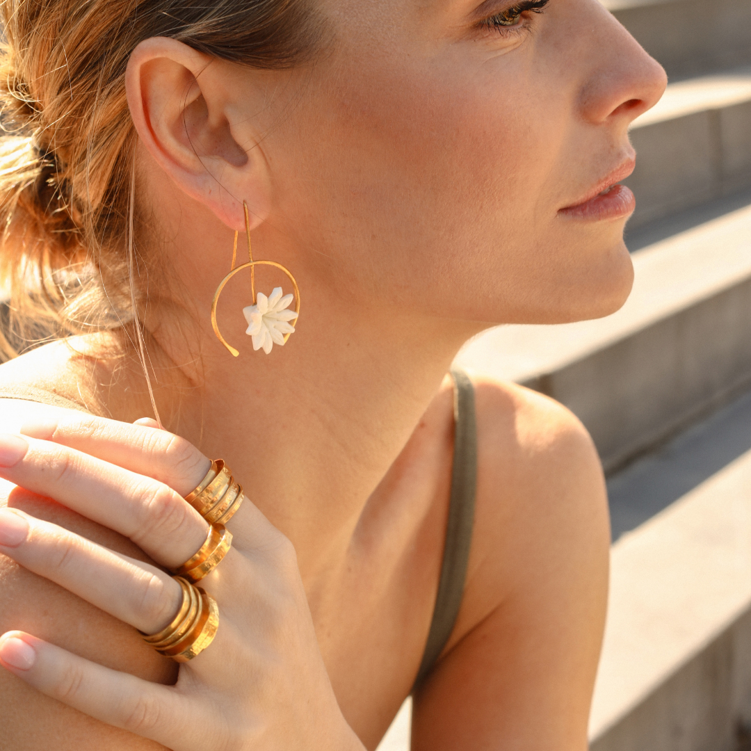 HORSESHOE EARRINGS